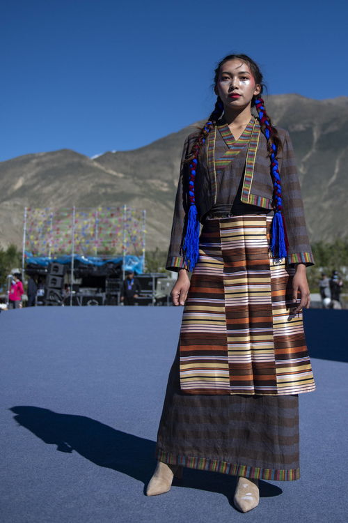 西藏山南 雅魯藏布 現代藏裝服飾秀