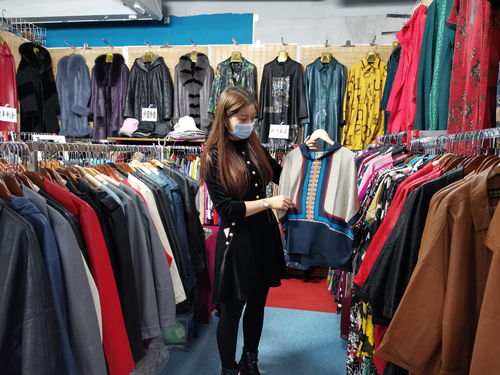 首屆春季外貿(mào)絲綢服裝商品購(gòu)物節(jié)在美博匯時(shí)尚中心一層開賣